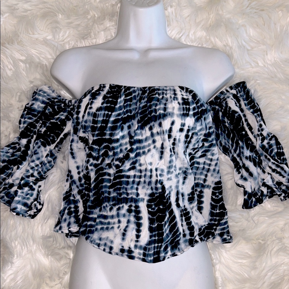WET SEAL Tie-Dye Off-Shoulder  Crop Swing Top